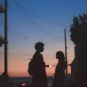 美女脱👙露出🐻
